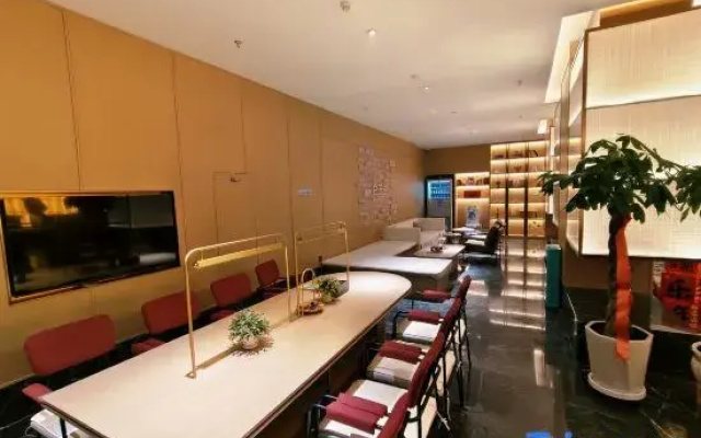 Magnolia Business Hotel (Nenjiang Railway Passenger Station Branch)