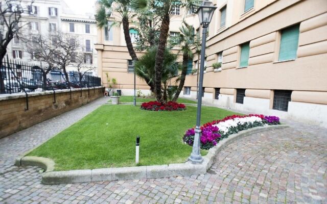 Costantino Secondo Guest House