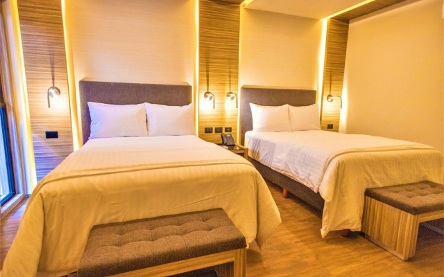 Hotel Plaza by Kavia