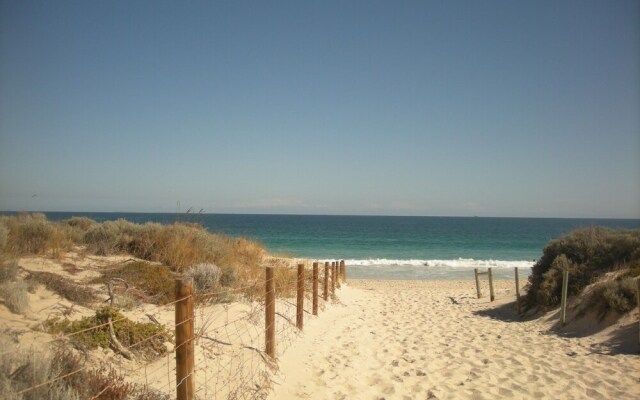 Dunes Scarborough Beach