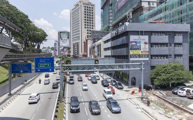 OYO 416 Grid 9 Hotel