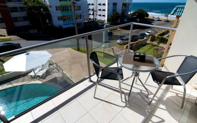 Merrima Court Holidays