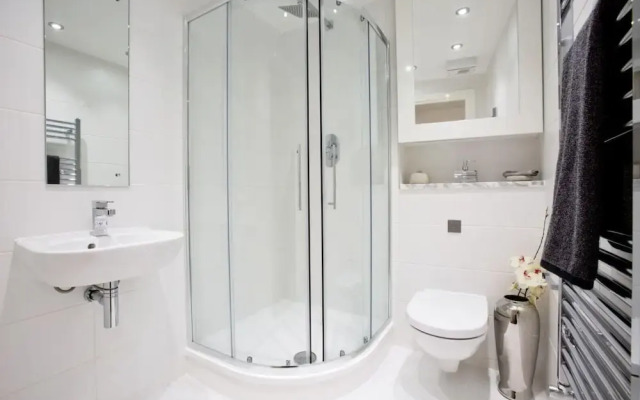 Modern Apartment Close to Airport