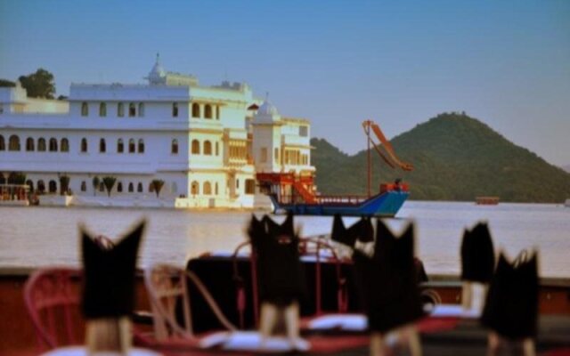 Raasleela Luxury Camp