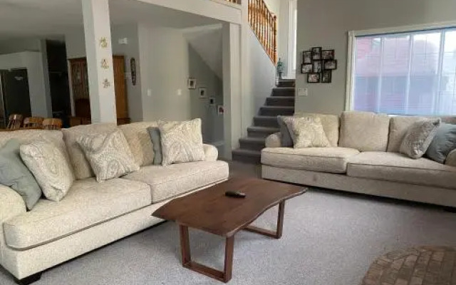 Sunset Peak - 3 Bed / 4 Bath Home