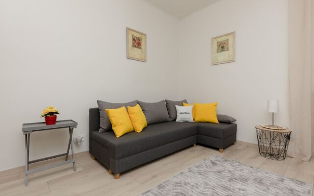 Sunny Studio Raclawicka by Renters