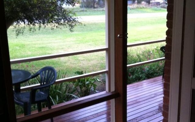 Tooleybuc Club Motor Inn