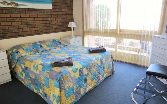 Chapman Court Holiday Units