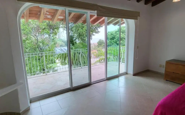Heated Pool & Chef with Full Staff Included - 30 guest