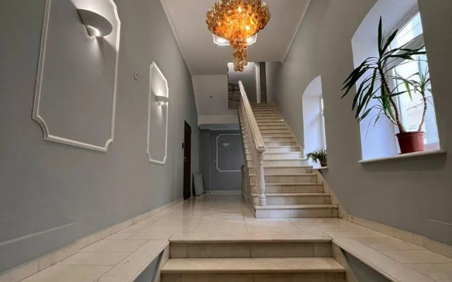 Big Family Apartment on Gogol Street 25