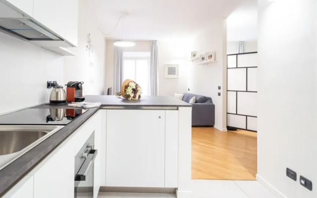 White Flat in Como City Center