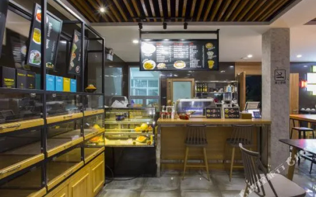 Shangha Pin Chen Hotel