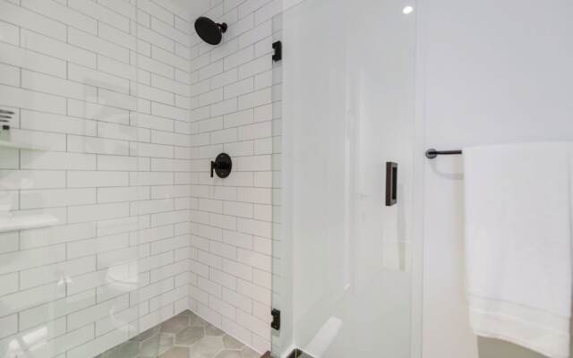 Luxury Studio Near from Bayfront Park
