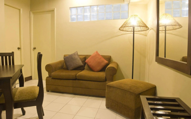 OYO 103 Artina Suites Hotel