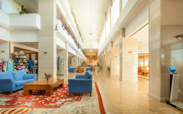 Crown Resorts Horizon Hotel