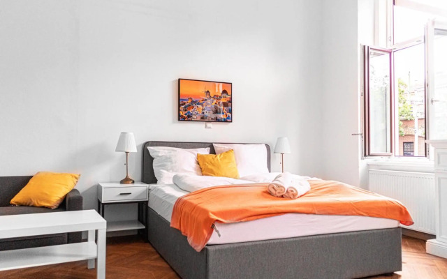 Joyful Apartments at Superb Location near AKH Hospital