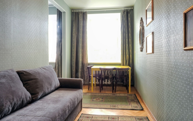 Friends Rooms on Vosstaniya