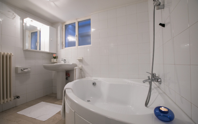 Residenza due Laghi Pool Lake View