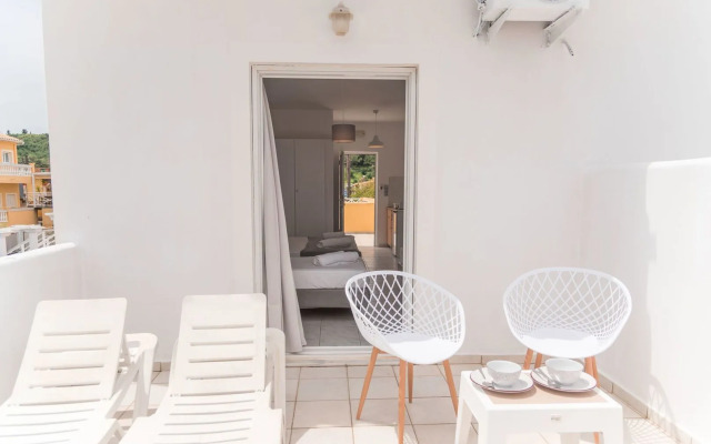 Olive Grove Beachfront Apartments & Suites