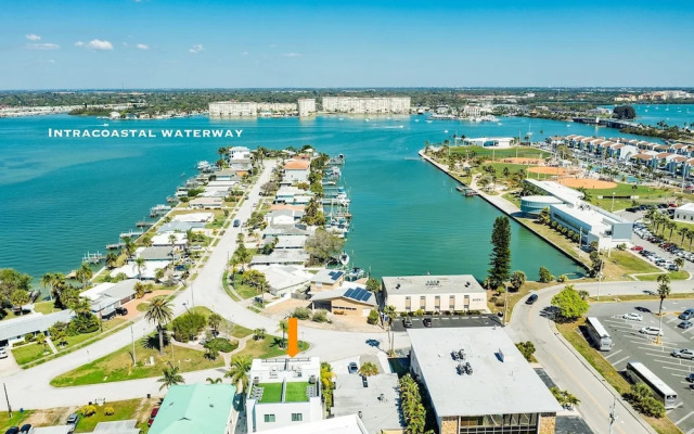 Luxury Pool Home Golf Cart