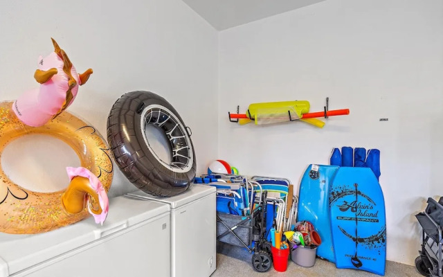 Dream Island 8 Bedroom Home