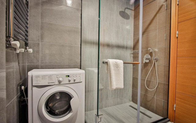 Амери Плаза