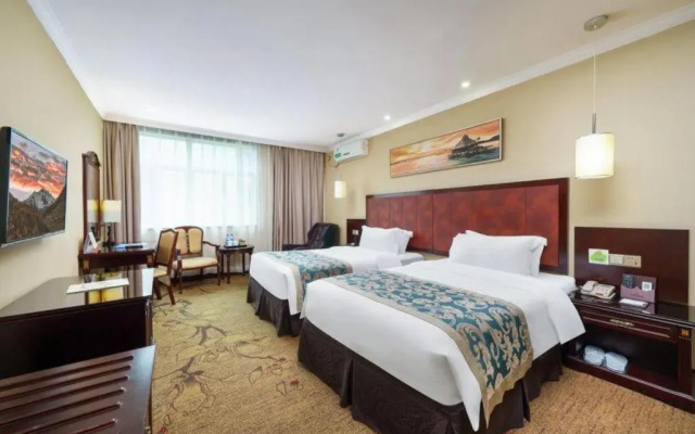 Sun Island Holiday Hotel