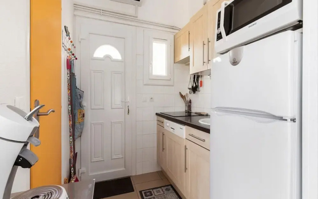 Stylish 2-bedroom Retreat in Agde