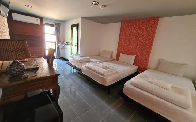 The 8 Factory Hotel Phitsanulok