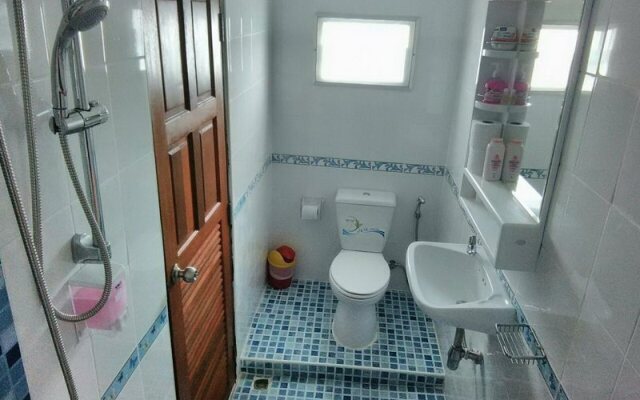 OYO 75375 Lisa Guesthouse