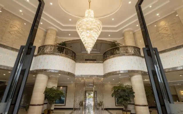 Yuxi Huaning Guanghua Hotel (Ningzhou Park)