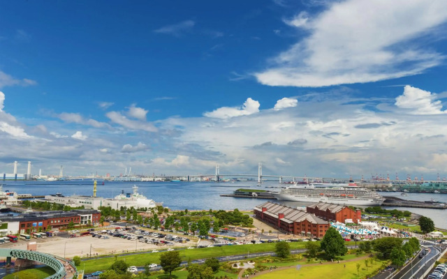 Navios Yokohama