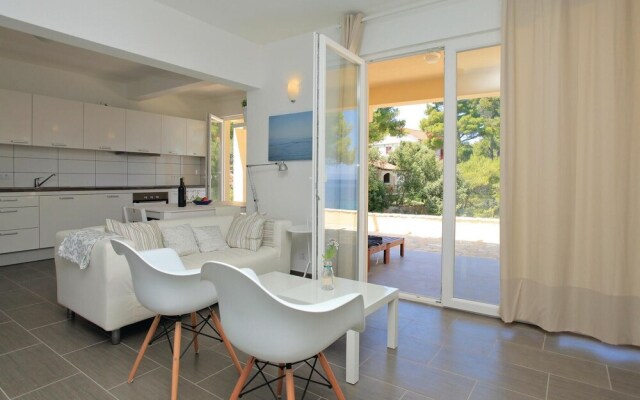 Stunning Home in Prigradica With Jacuzzi, Wifi and 8 Bedrooms