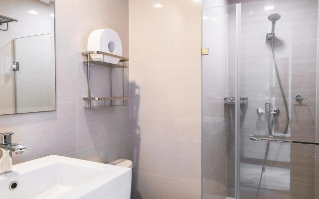 Tess and Tessha Condotel near T3 Airport