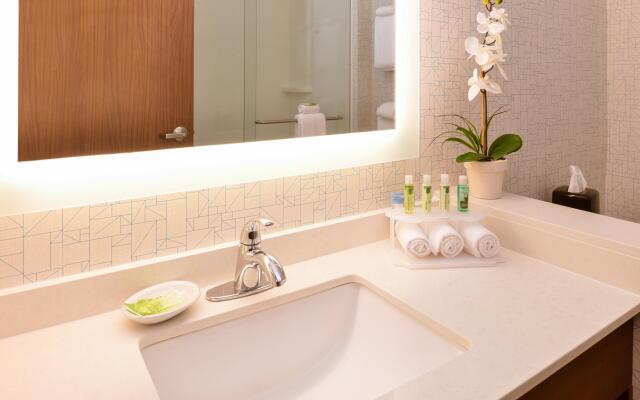 Holiday Inn Express & Suites West Melbourne by IHG