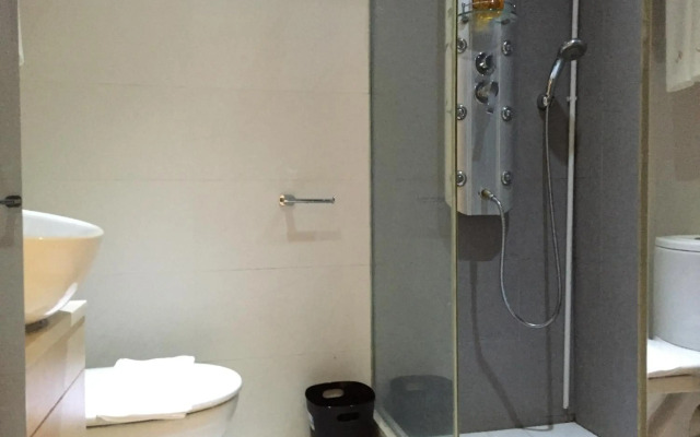 Homy Hotel Central