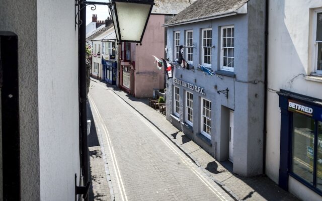 The Sail, Two Bedroom Apartment - Tenby