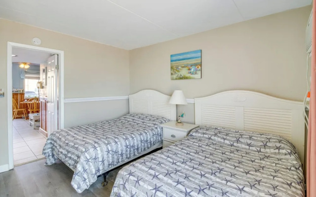 Walk to Wildwood Boardwalk: Family-friendly Condo!