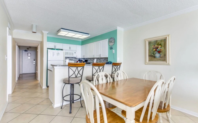 Private 3BR's at Palms by Hosteeva