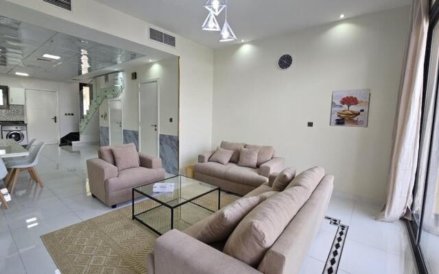 Elegant 2-bed Villa And hall, G,1