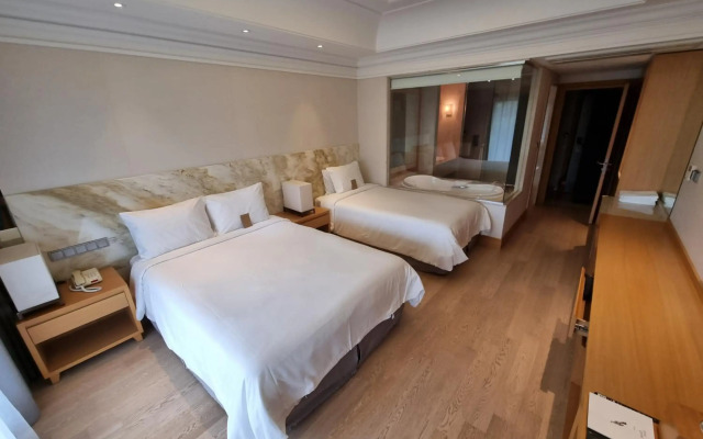 Pine Grove Hotel