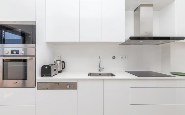 Santa Maria Apartment at Porto de Mos beach