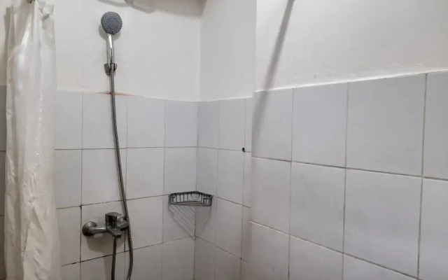 Modern Studio Room at Gateway Ahmad Yani Cicadas Apartment