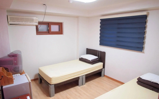 Shinchon Hostel