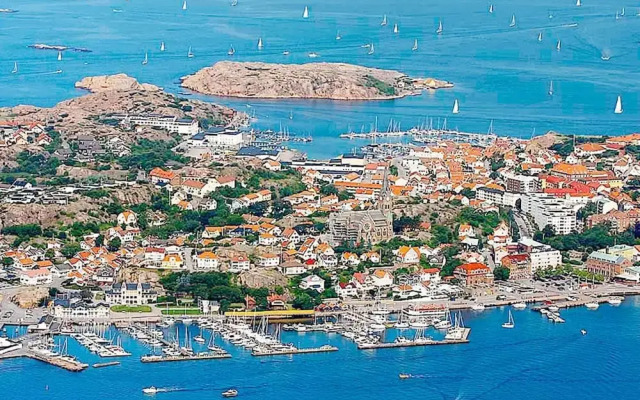 6 Person Holiday Home in Lysekil