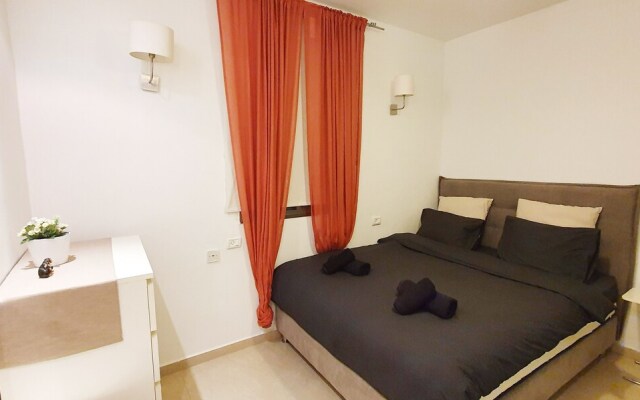 Charming 3 BDR Aptartment Near the Beach TL51