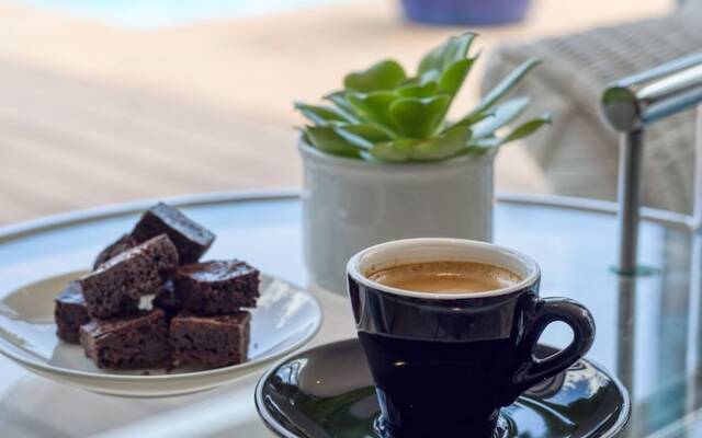 Rontree Reflections - Camps Bay