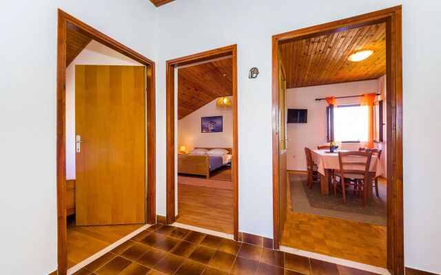 Apartment Matkos - with garden and terrace A1 Nin, Zadar riviera
