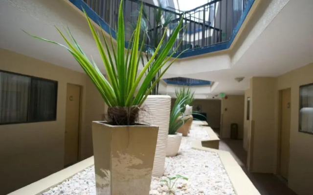 Brighton Suites Hotel