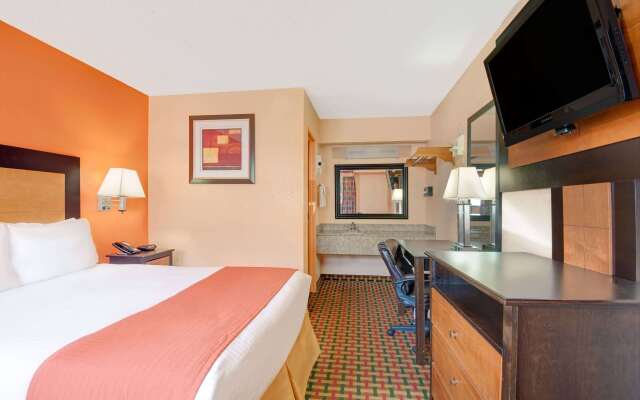 Days Inn by Wyndham Independence